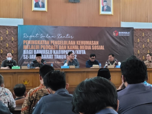 Bawaslu Kota Bekasi Hadiri RDK Peningkatan Pengelolaan Kehumasan melalui Podcast dan Kanal Media Sosial
