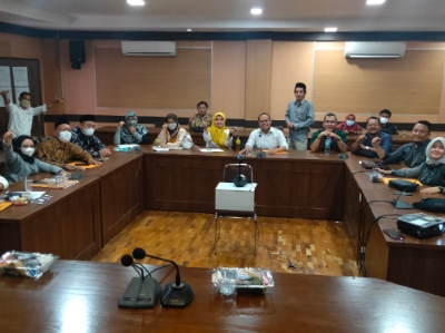 Bawaslu Kota Bekasi Hadiri Rapat Pembahasan Monitoring dan Evaluasi Produk Hukum