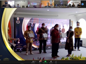 Bawaslu Kota Bekasi Menghadiri Kegiatan Penganugerahan Keterbukaan Informasi Publik