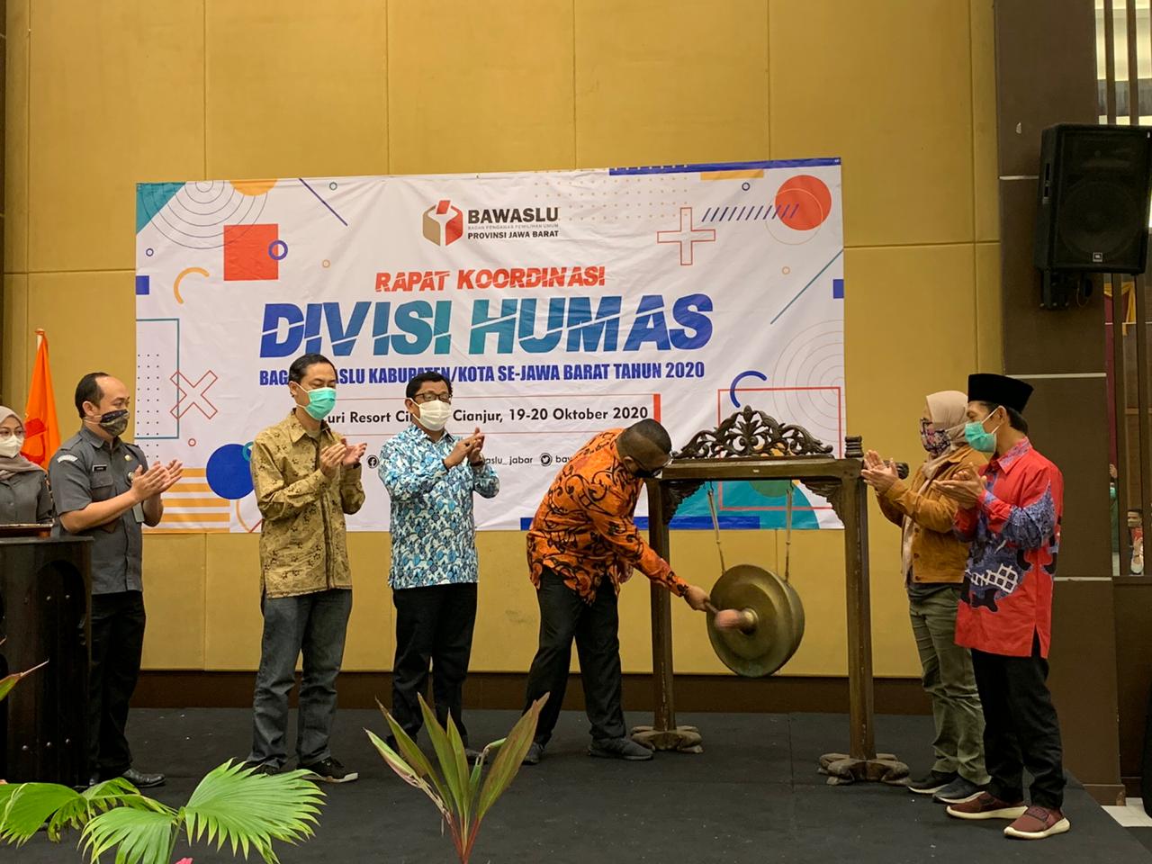 Tingkatkan Keterampilan, Bawaslu Jabar Latih Kehumasan Bawaslu Kab/Kota