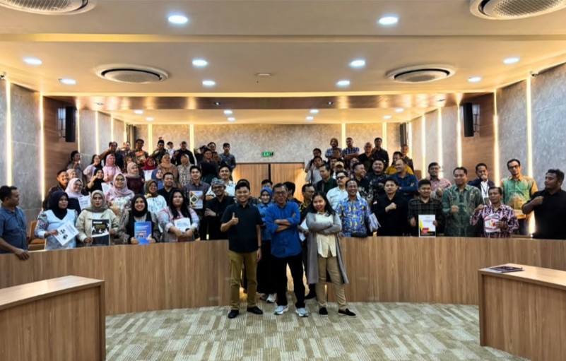 Bawaslu Kota Bekasi menyerahkan laporan akhir Divisi Hukum dan Penyelesaian Sengketa (HPS)