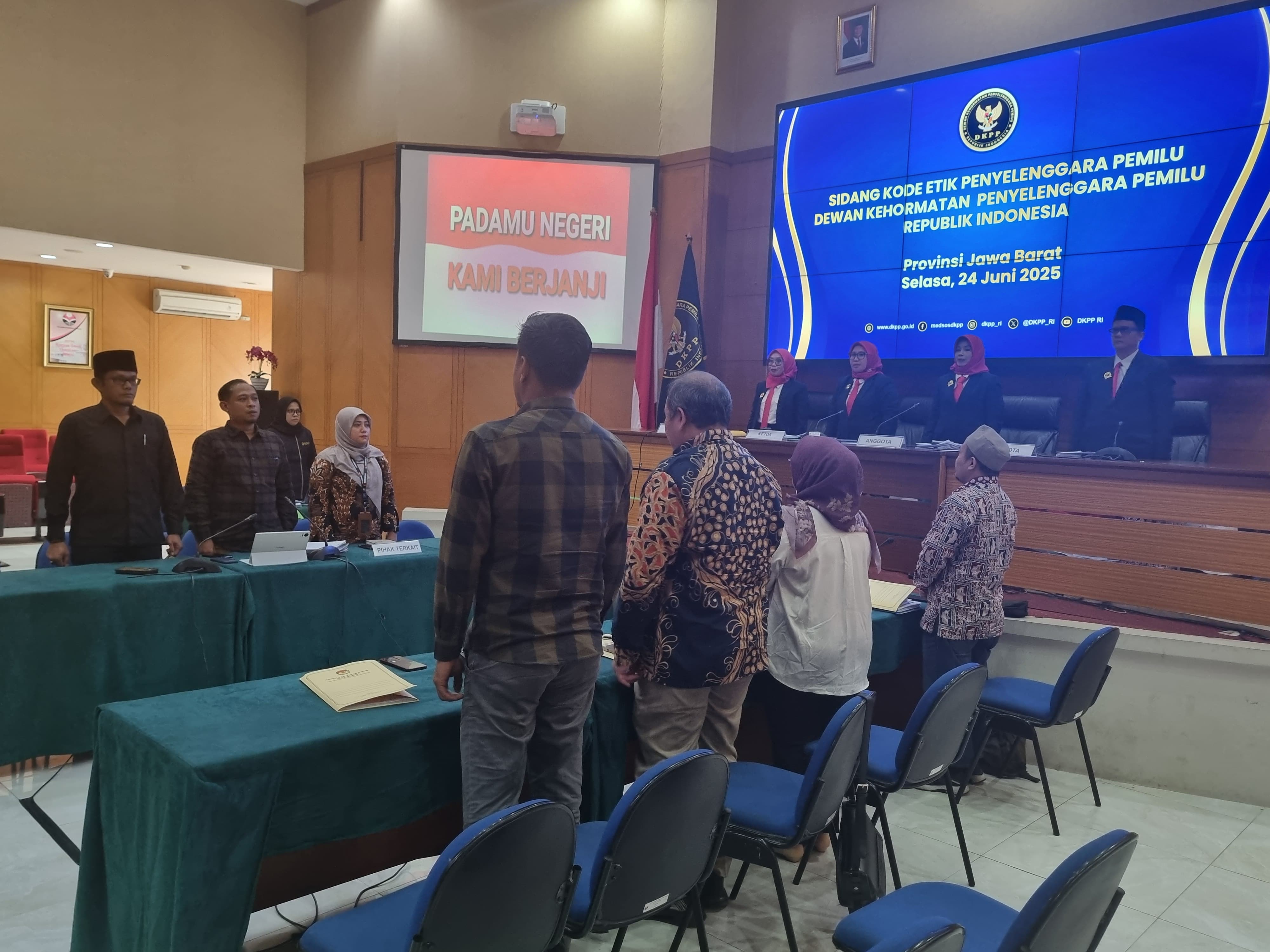 Bawaslu Kota hadir sebagai pihak terkait pada sidang pemeriksaan Kode Etik Penyelenggara Pemilu (KEPP) pada perkara Nomor Nomor 59-PKE-DKPP/I/2025