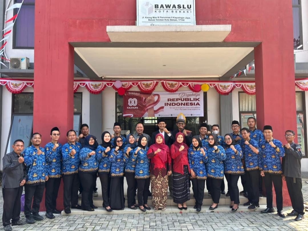 Bawaslu Kota Bekasi menggelar Upacara Peringatan HUT Ke-80 Kemerdekaan RI