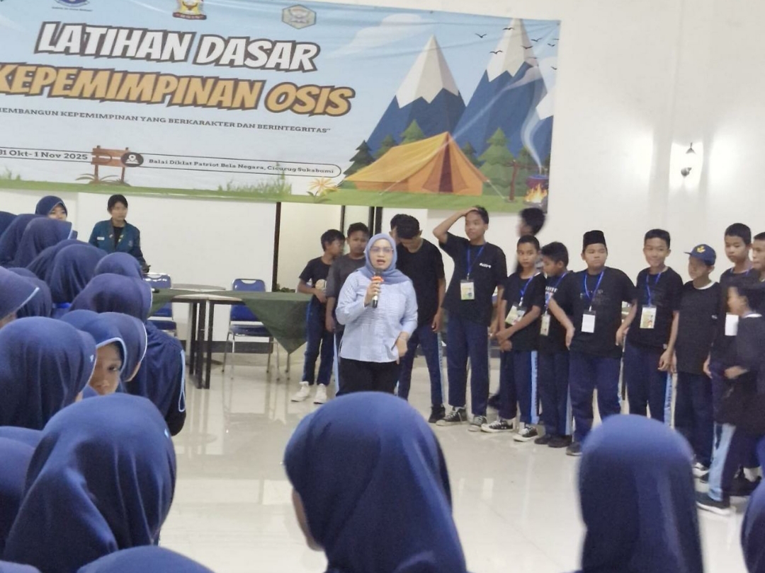 Kegiatan Latihan Dasar Kepemimpinan OSIS