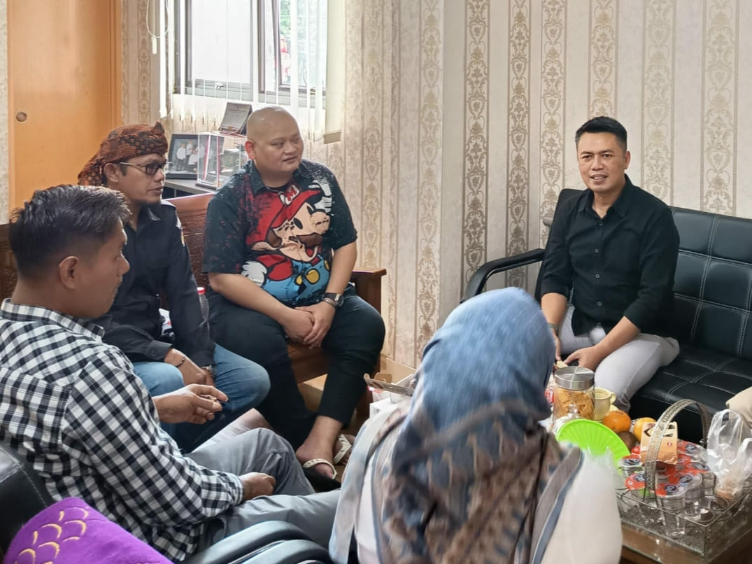 Jhonny Sitorus dan Choirunnisa Marzoeki 