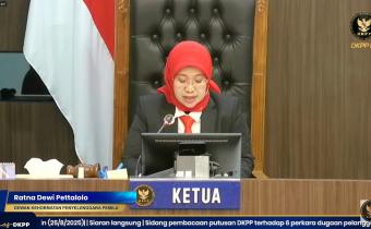 Sidang DKPP Pembacaan putusan untuk Ketua dan Anggota Bawaslu Kota bekasi