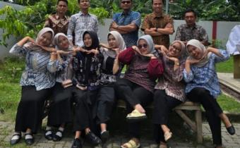 Bawaslu Kota Bekasi Peringati Hari Batik Nasional 