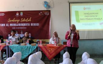 Anggota Bawaslu Kota Bekasi Choirunnisa Marzoeki Jadi Narasumber pada Program Sambangi Sekolah KPU Kota Bekasi