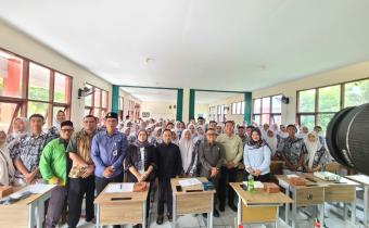 Choirunnisa Marzoeki menjadi narasumber pada program Sambangi Sekolah yang digagas KPU Kota Bekasi 