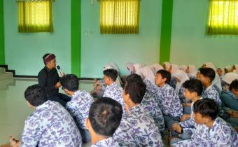 Demokrasi Tak Hanya Saat Pemilu